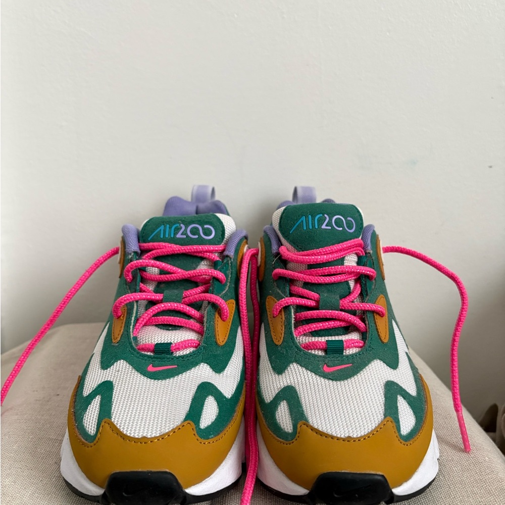 Nike Air Max 200 Women's Mystic Green - Picture 4 of 5